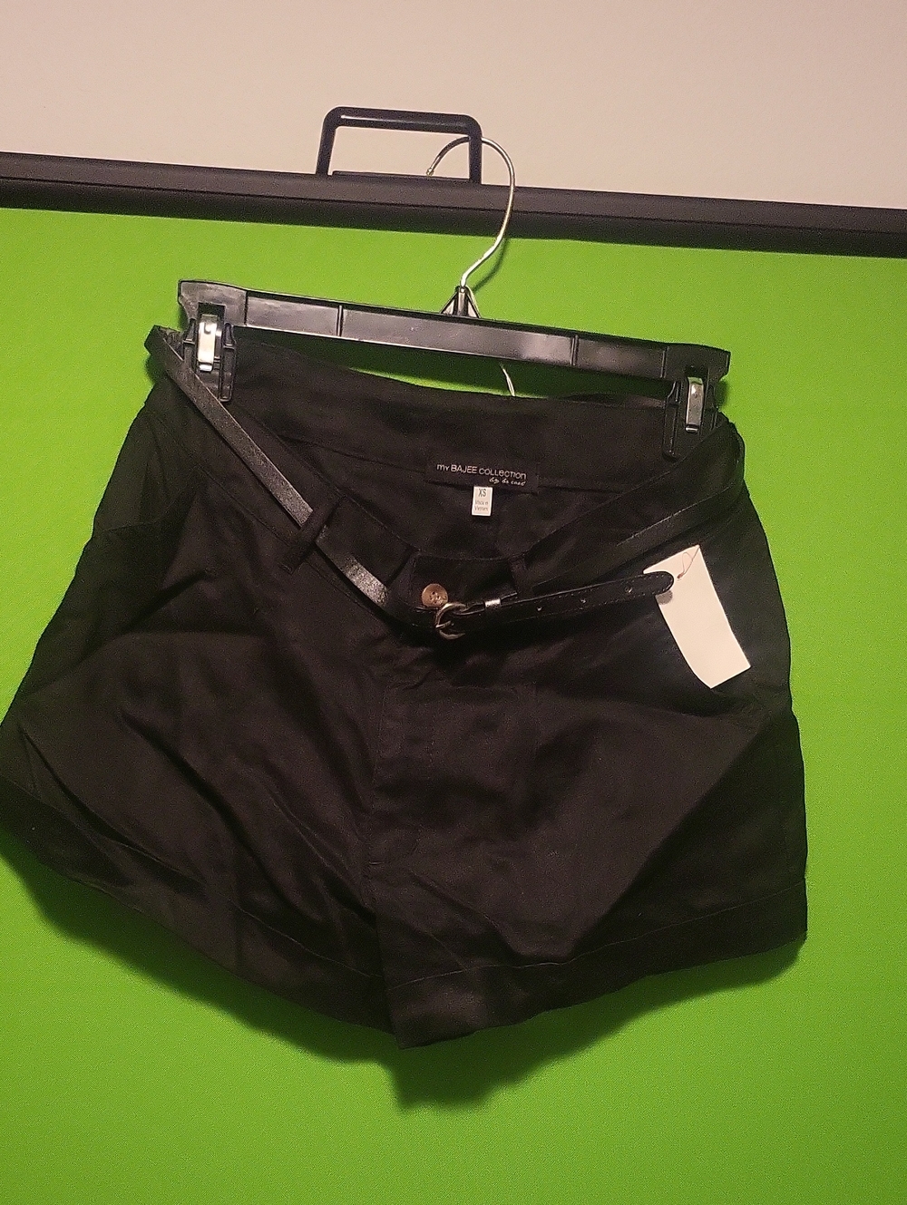 Black High-Waist Dress Shorts with Belt - SizeXS